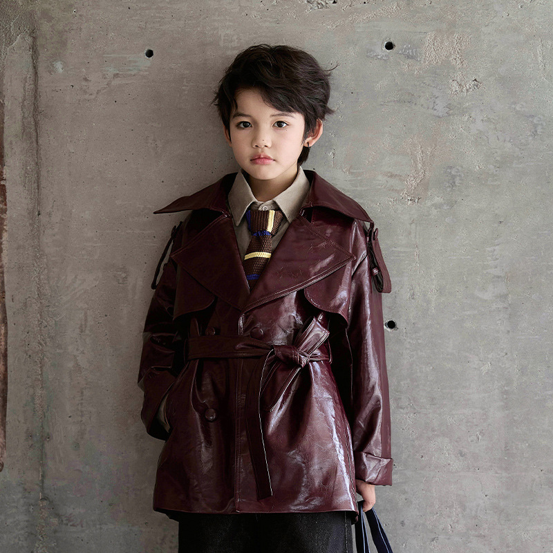 Ragazzi Ragazze Vino Rosso Ner - Streetwear Brand Photography recensione e prezzo